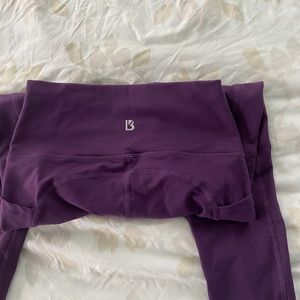 Buff bunny Luna  purple leggings size small